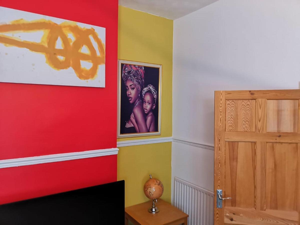 The Superhost - 4 Bedroom House Σάντερλαντ Εξωτερικό φωτογραφία