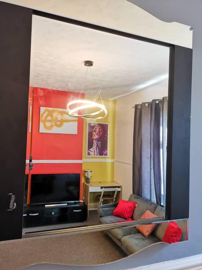 The Superhost - 4 Bedroom House Σάντερλαντ Εξωτερικό φωτογραφία