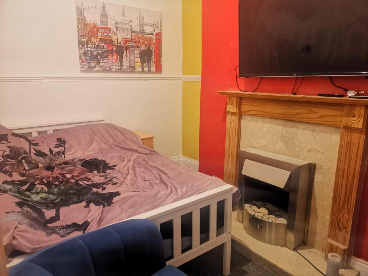 The Superhost - 4 Bedroom House Σάντερλαντ Εξωτερικό φωτογραφία